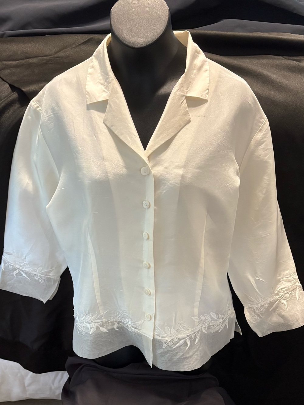 SILKLAND White Embroidered Button-Down Blouse